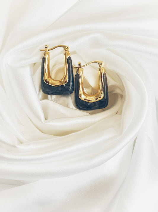 Sweet Rewind - U Shaped Earring